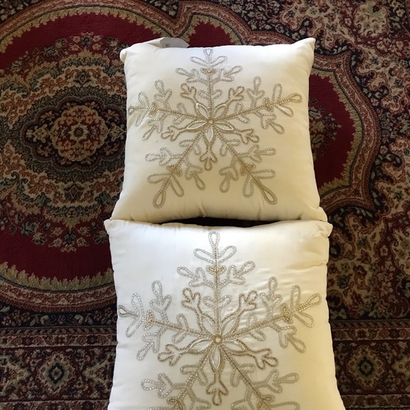 2 Christmas Frost Decorative Throw Pillow - Picture 2 of 5